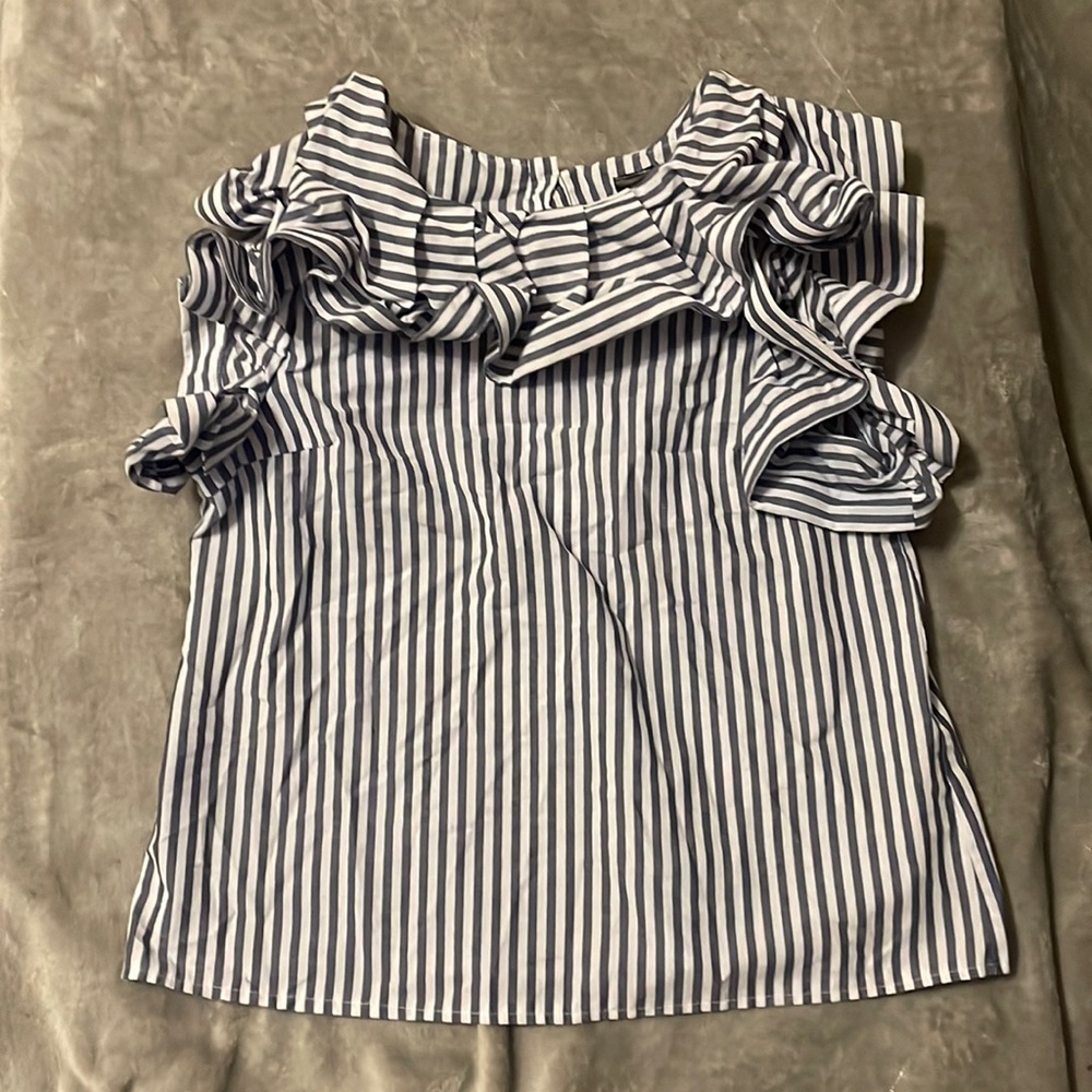 Sleeveless striped shirt